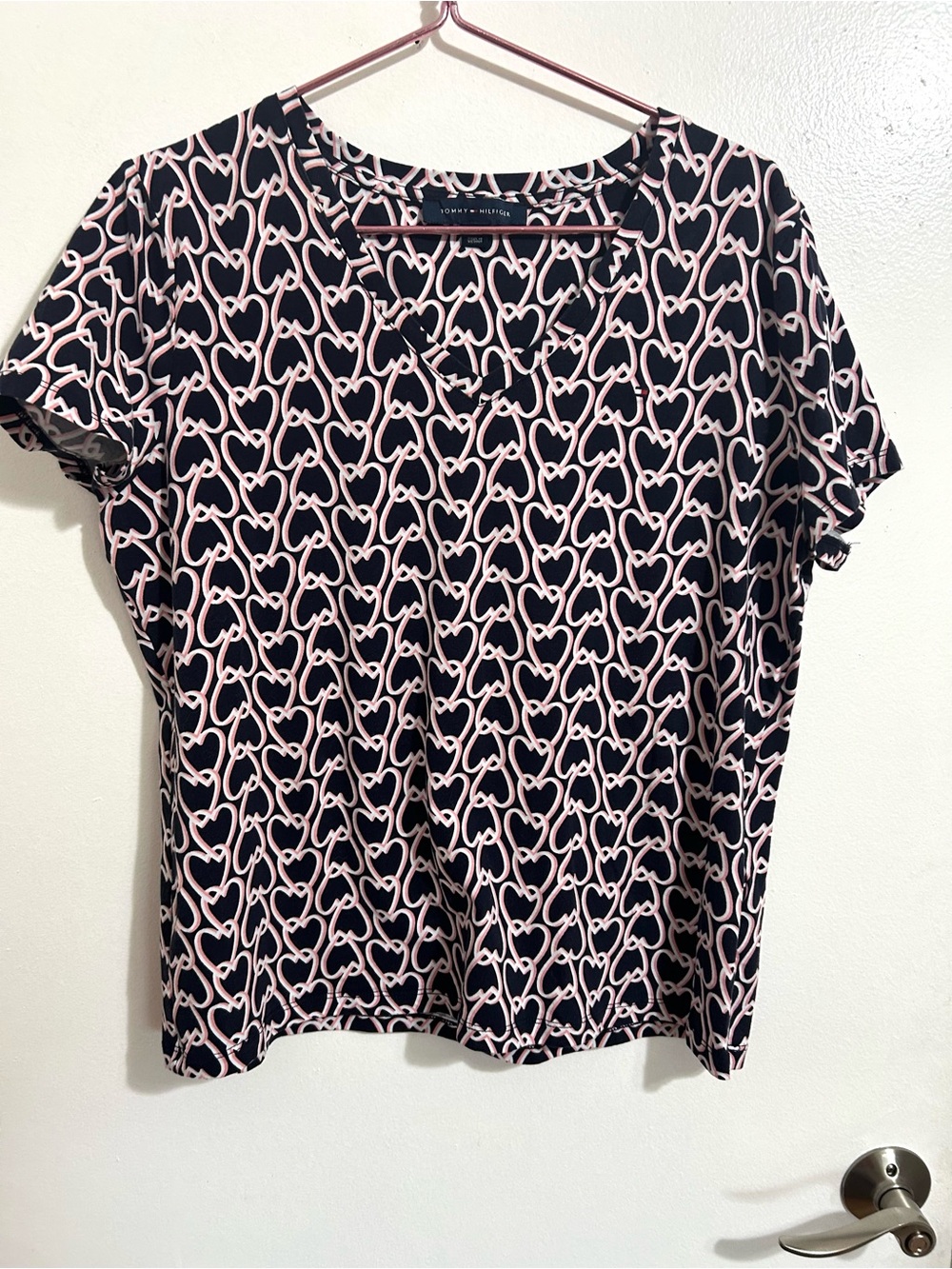 Women’s Tommy Hilfiger Navy and Pink Heart V-neck top, size large
